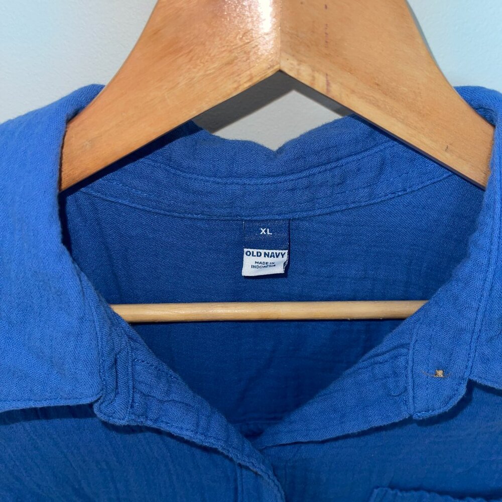 Old Navy Cotton Gauze Button Up Size XL - Picture 2 of 3